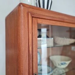 50s Mustache Feet Display Cabinet -Bookcases Sales 5403b06b ecbf 4748 b4be 1b9344299407