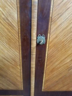 Louis XV Wardrobe In Walnut Veneer -Bookcases Sales 5490d21d 64d9 4df8 a001 20aba020829f