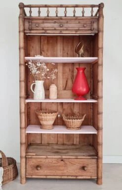 Bonnetiere - Old Wooden Bookcase With Pink Shelf -Bookcases Sales 55a1713c b2e1 48fc b53a d60c1b353e86