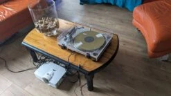 Old Black And Wood Coffee Table -Bookcases Sales 55a4998a a52f 492e abb7 32e2b26ecd28