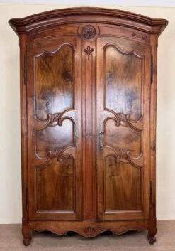 Charolaise Cabinet Louis XV Period Called "napkin Folds" Solid Walnut -Bookcases Sales 57db7295 4a2d 4e2a a3da c1d7e059664e