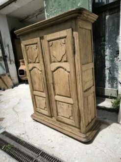 Small Louis XIV Period Cabinet In Natural Solid Oak -Bookcases Sales 584a3160 6ba4 4cbd a837 6a0dffd9adf0