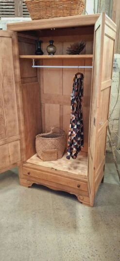 Old Wardrobe -Bookcases Sales 5c356fe3 2711 447b 9fcf 0acd17eb3b2b