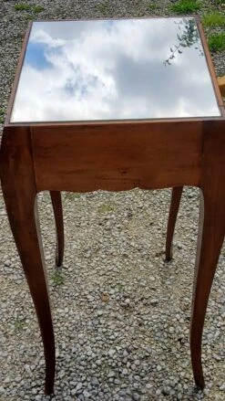 Vintage Side Table From The 30s/50s In Beech And Mirror Top -Bookcases Sales 5c9da15c fbfe 4326 81b3 09c36a7b8ecd