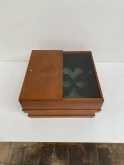 Coffee Table Square -Bookcases Sales 5ca4ae25 32d4 4393 886a a9af7f183e86