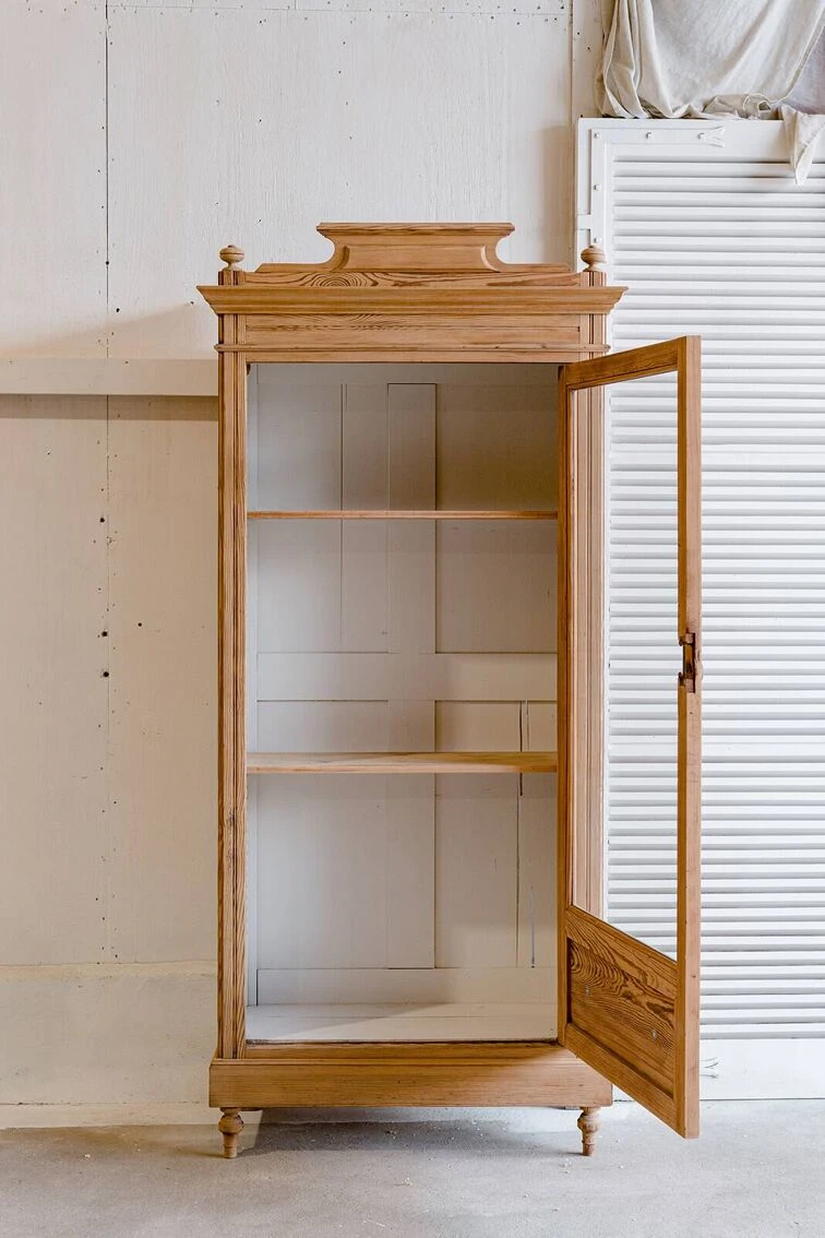 Linen Shelf/ Oak Display Case 3 Linen Shelf/ Oak Display Case - Image 3