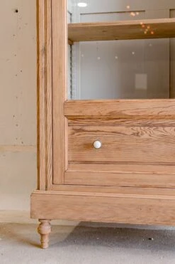 Linen Shelf/ Oak Display Case 39 Linen Shelf/ Oak Display Case -Bookcases Sales 5f1467f0 6628 4df8 81c3 87db1c6091ab