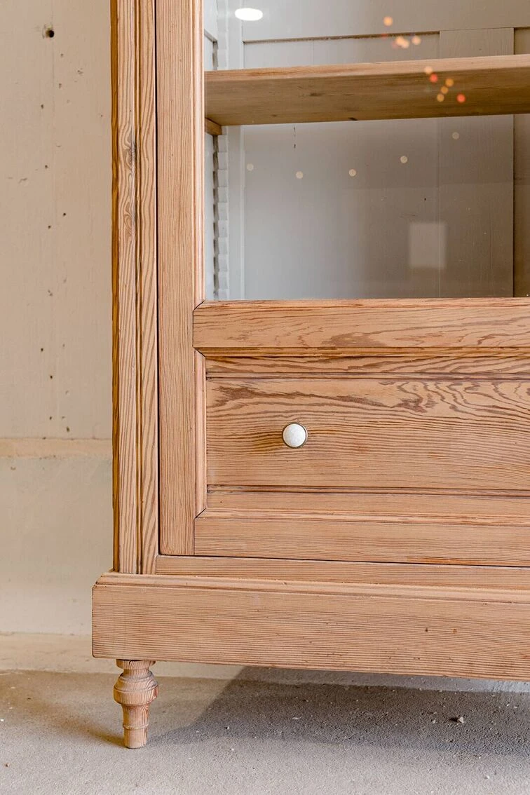 Linen Shelf/ Oak Display Case 20 Linen Shelf/ Oak Display Case - Image 20