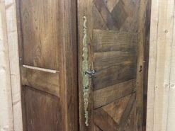 Rustic Bonnetière In 20th Century Chestnut -Bookcases Sales 605a31fb 15ed 46d0 a88b 6d4d96bba2bc