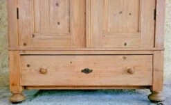 19th Century Cabinet In Solid Pine With Light Patina -Bookcases Sales 62e80d76 8b6b 43a2 b274 a1e8ccce1585