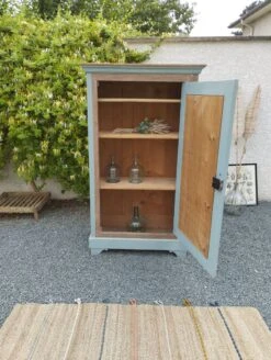 Parisian Wardrobe - Vintage Bonnetière -Bookcases Sales 639727c8 df37 4cfa 8c0f 36c78bdd98c0