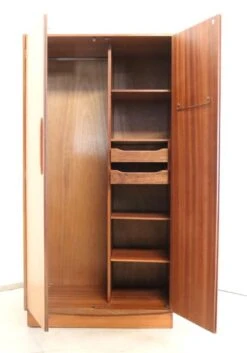 G-Plan Kledingkast 'Ludlow' -Bookcases Sales 6468e35a 34a3 4d34 93b5 19be5b0f4401