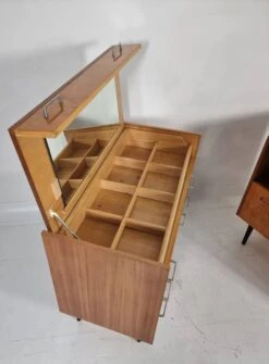 Vintage Dressers, 1970s -Bookcases Sales 669c3030 91cf 45ea 862a d0adc1b4a3a8