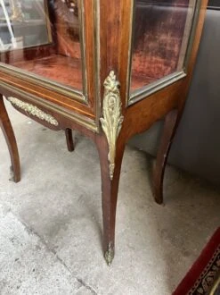 Napoleon III Window 19th -Bookcases Sales 692f0290 e96b 42f3 a8cd 3558156a5b1a