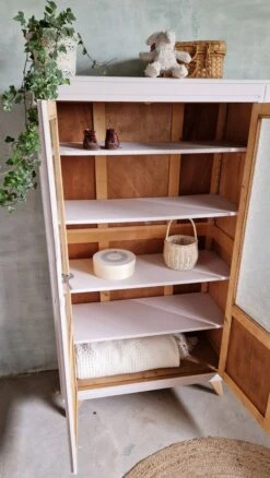 Beautiful Vintage Display Cabinet -Bookcases Sales 763d286f f79e 41dc a1ff 05b633ad853c