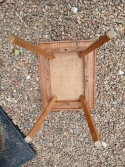 Small Old Side Table -Bookcases Sales 77dbe72c c6c6 4608 be1c deacc63b3f62