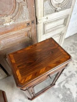 Pair Of Marquetry Display Cases -Bookcases Sales 7a16711e b971 46a5 9070 3a7e3994c273