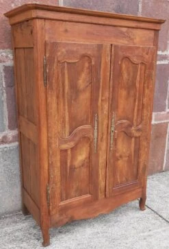 19th Century Wardrobe -Bookcases Sales 7a1dcc66 f11a 4a3e 802d 2ea678947bbd
