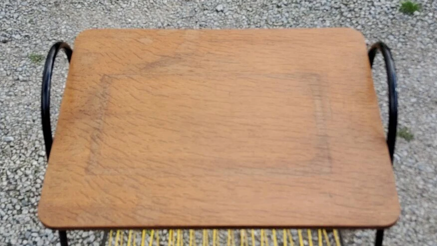 Vintage Side Table In Golden Blond Oak, Black Metal Base And Red And Yellow Scoubidous 2 Vintage Side Table In Golden Blond Oak, Black Metal Base And Red And Yellow Scoubidous - Image 2