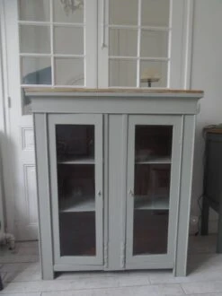 Vintage Display Cabinet Sublimated In Verdigris, 2 Doors With Beveled And Cut Windows, Wooden Top. -Bookcases Sales 81d0b5d3 aaf2 4762 969c 990aa326dbf4