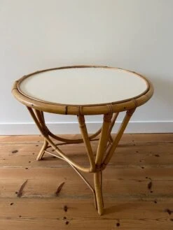 Vintage Rattan Side Table -Bookcases Sales 86d032e4 d7c0 4c18 b668 6fd90b276458