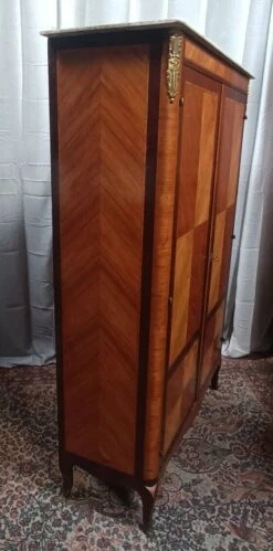 Louis XV Wardrobe In Walnut Veneer -Bookcases Sales 877d12b3 de26 49eb b21b 03c2cfee007a