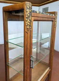 Old Art Deco Showcase In Solid Wood -Bookcases Sales 8c0e9ef0 3f49 4c4c b061 1dc29c16737b