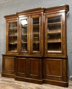 Superb Napoleon III Period Projection Bookcase In Mahogany 11 Superb Napoleon III Period Projection Bookcase In Mahogany -Bookcases Sales 8c44e54a 1800 4c9b b6a1 05076e53a619
