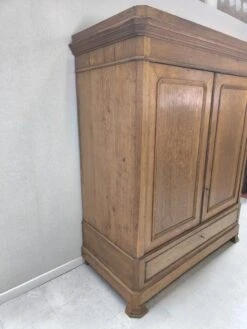 Louis Philippe Linen Cupboard In Blond Oak 30 Louis Philippe Linen Cupboard In Blond Oak -Bookcases Sales 903bca7e 1295 47f3 a260 31ad1951d63e