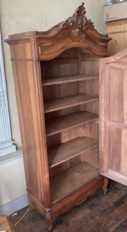 Antique Louis XV Style Mirror Cabinet In Solid Walnut -Bookcases Sales 90ba6db2 a1f5 4fd3 8271 91cfab7efb6f