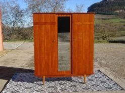 Vintage Wardrobe With Hanging Space -Bookcases Sales 91190d8c e21f 4312 9262 d7758421bcbb