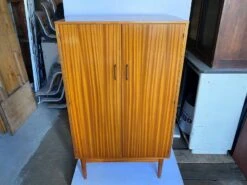 High Cabinet With 2 Doors In Teak And Vintage Veneer From The 60s -Bookcases Sales 94939a20 2b71 4146 acee b0043ed33cb0