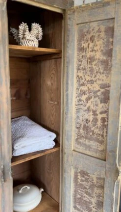 Old Wooden Workshop Locker Room -Bookcases Sales 9631375a 83d3 4fd9 bc0a ffc14d57941b