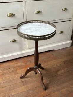 XVI Style Marble Pedestal Table -Bookcases Sales 984b7ccc cd09 468e a418 54406f727a47