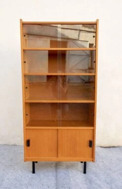 Vintage Display Cabinet/bookcase 1960s Blond Oak TBE -Bookcases Sales 9e533b6a a66f 4d7a 80e9 6303cd7e554a