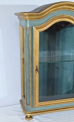 Small Showcase In Painted And Gilded Wood, Louis XV Style – Early 19th Century -Bookcases Sales a3454105 168f 4862 8790 db42e5779a2c