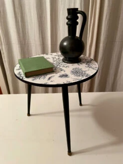 Small Tripod Pedestal Table -Bookcases Sales a5c49a2a 3c59 4070 80e3 6033b7e305b0