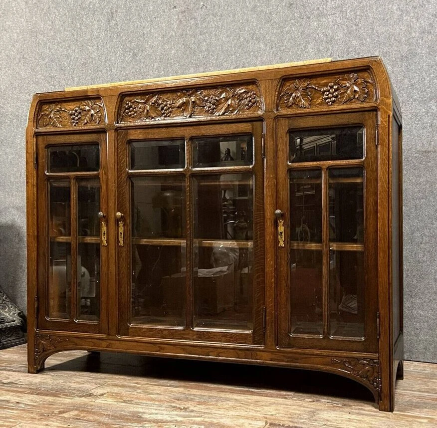 Art Nouveau Period Display Case In Carved Oak Circa 1900 2 Art Nouveau Period Display Case In Carved Oak Circa 1900 - Image 2