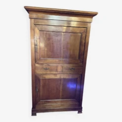 Man Standing -Bookcases Sales ac5b4409 d85c 4f8e aa7d 67e5b2a544f4