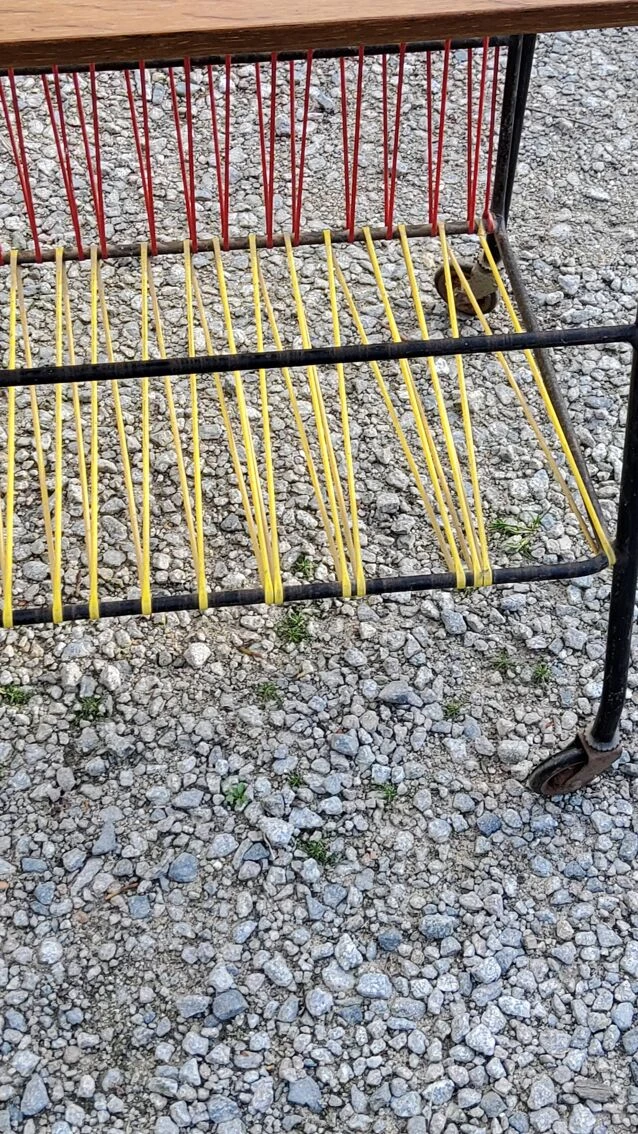 Vintage Side Table In Golden Blond Oak, Black Metal Base And Red And Yellow Scoubidous 5 Vintage Side Table In Golden Blond Oak, Black Metal Base And Red And Yellow Scoubidous - Image 5