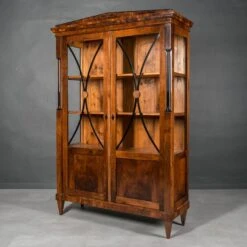 Biedermeier Display Cabinet, Walnut Wood, Germany, 19th Century 17 Biedermeier Display Cabinet, Walnut Wood, Germany, 19th Century -Bookcases Sales ae6cf4fb be90 48d0 b05e 4df7c6ffdcd3