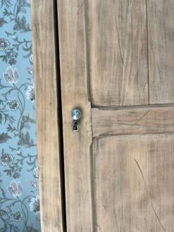 Small Parisian Wardrobe / Bonnetière 16 Small Parisian Wardrobe / Bonnetière -Bookcases Sales aef7f319 4c8f 4ba4 8aa3 5cb43071d17c