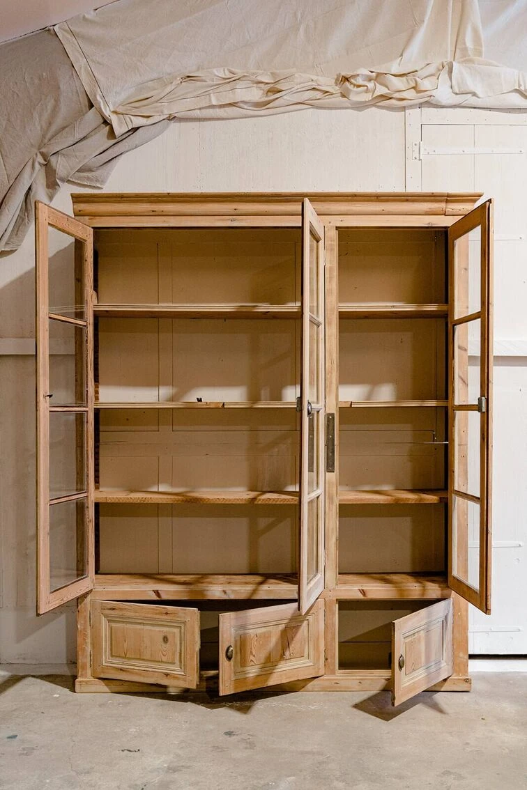 Vintage Wooden Workshop Display Case “Catherine” 1 Vintage Wooden Workshop Display Case “Catherine”