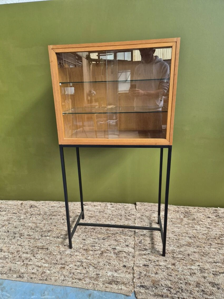 Renovated Showcase 2 Renovated Showcase - Image 2