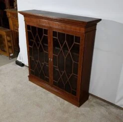 Small English Mahogany Showcase, Georgian Style – Late 19th Century -Bookcases Sales b037c181 6c8e 4a59 8848 47c09c99c073