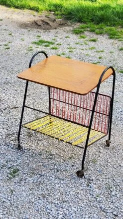 Vintage Side Table In Golden Blond Oak, Black Metal Base And Red And Yellow Scoubidous 36 Vintage Side Table In Golden Blond Oak, Black Metal Base And Red And Yellow Scoubidous -Bookcases Sales b084e388 96c7 4dc6 8b0f 837898524669