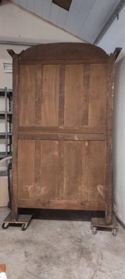 Old Louis XV Cabinet From The 18th Century In Oak -Bookcases Sales b27c6dfc 56ab 49cb a952 2f9e12cc4b49