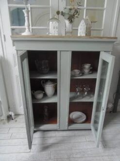 Vintage Display Cabinet Sublimated In Verdigris, 2 Doors With Beveled And Cut Windows, Wooden Top. -Bookcases Sales b31a5f75 aa4d 4c01 bae8 18982e27e0ad