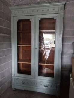 Old Bookcase 2 Doors Patinated Chalk Paint Blue -Bookcases Sales b38d492e 468c 437c b3ff f5b782886c0b