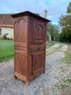 Walnut Bonnetière 19th -Bookcases Sales b3e2d2ad d012 4117 9c15 f17dc102c4ed